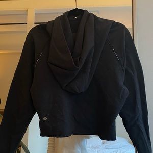 LULULEMON — hoodie